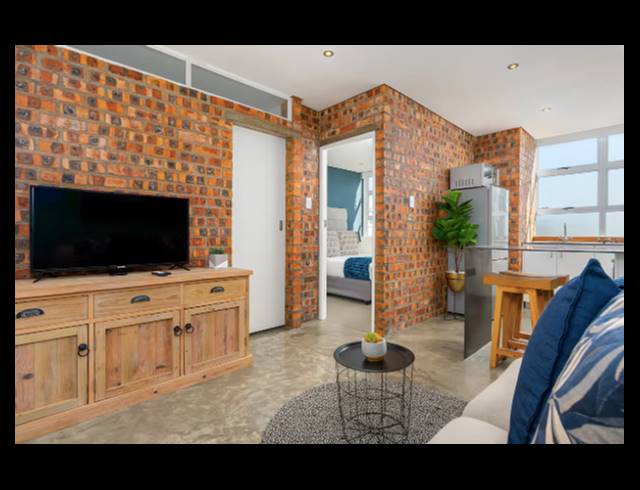 0.5 BEDROOM APARTMENT SOLD IN SEA POINT